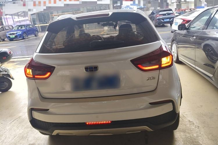 Used Geely Auto Vision X3 2019 Upgraded Model 1.5L CVT Elite Version Rear