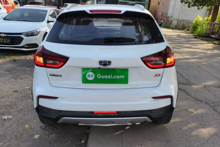 Used Geely Auto Vision X3 2019 Upgraded Model 1.5L Manual Elite Version Rear
