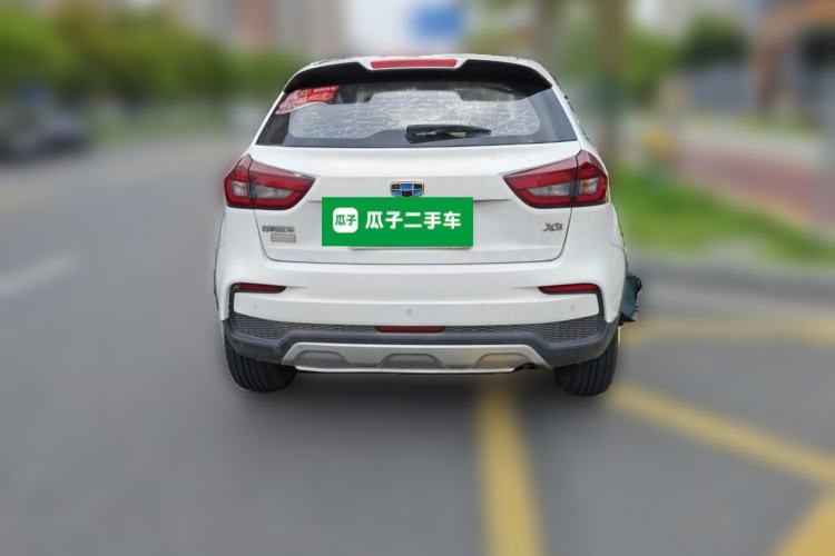 Used Geely Auto Vision X3 2019 Upgraded Model 1.5L Manual Elite Version Rear