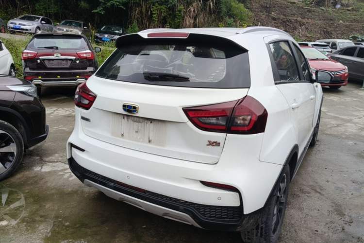 Used Geely Auto Vision X3 2019 Upgraded Model 1.5L CVT Elite Version Rear Right 45 Deg