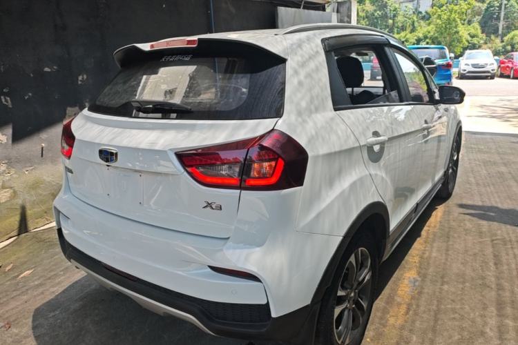 Used Geely Auto Vision X3 2019 Upgraded Model 1.5L CVT Prestige Version Rear Right 45 Deg