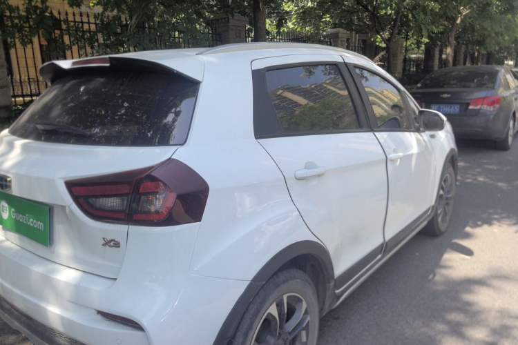 Used Geely Auto Vision X3 2019 Upgraded Model 1.5L CVT Elite Version Rear Right 45 Deg