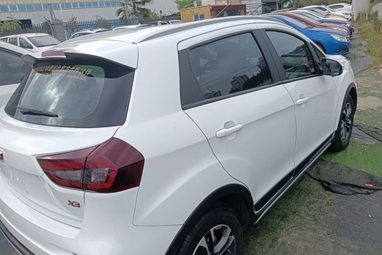 Used Geely Auto Vision X3 2019 Upgraded Model 1.5L CVT Prestige Version Rear Right 45 Deg