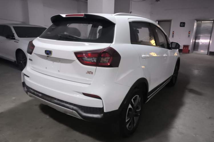 Used Geely Auto Vision X3 2019 Upgraded Model 1.5L CVT Elite Version Rear Right 45 Deg