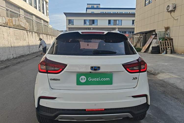 Used Geely Auto Vision X3 2019 Upgraded Model 1.5L Manual Elite Version Rear