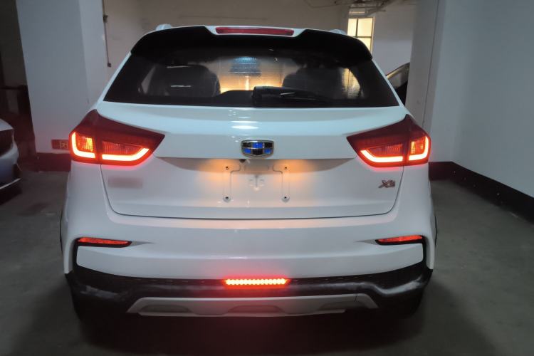 Used Geely Auto Vision X3 2019 Upgraded Model 1.5L CVT Elite Version Rear