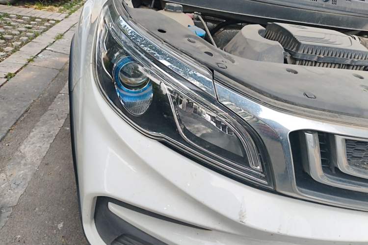Used Geely Auto Vision X3 2019 Upgraded Model 1.5L CVT Prestige Version Right Front Headlight