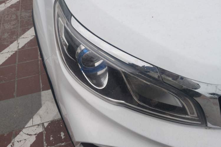 Used Geely Auto Vision X3 2019 Upgraded Model 1.5L Manual Elite Version Right Front Headlight