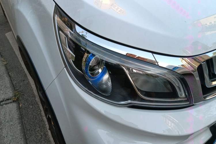 Used Geely Auto Vision X3 2019 Upgraded Model 1.5L CVT Prestige Version Right Front Headlight