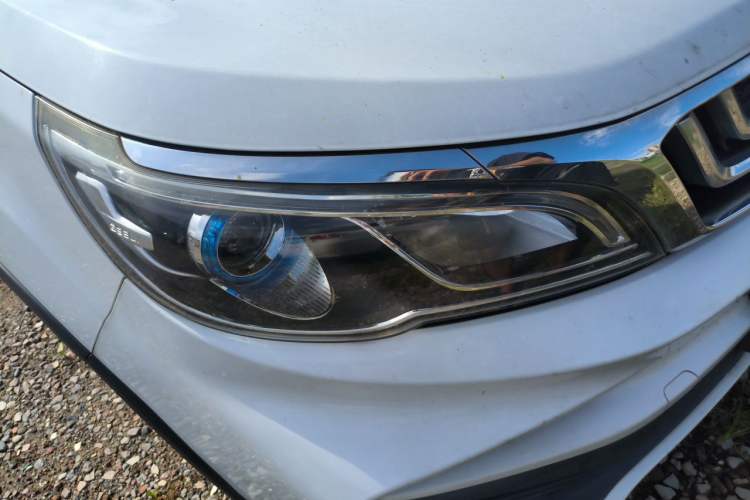 Used Geely Auto Vision X3 2019 Upgraded Model 1.5L CVT Elite Version Right Front Headlight