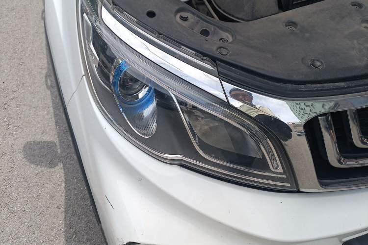 Used Geely Auto Vision X3 2019 Upgraded Model 1.5L CVT Elite Version Right Front Headlight