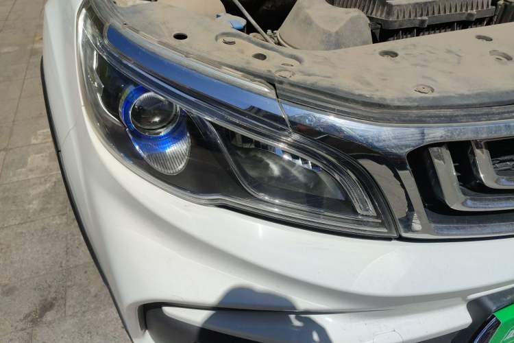 Used Geely Auto Vision X3 2019 Upgraded Model 1.5L CVT Elite Version Right Front Headlight