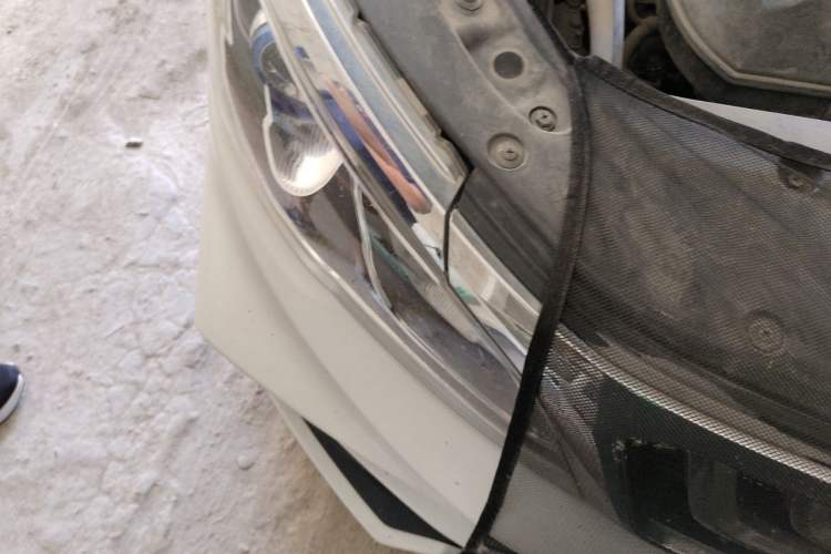 Used Geely Auto Vision X3 2019 Upgraded Model 1.5L CVT Prestige Version Right Front Headlight