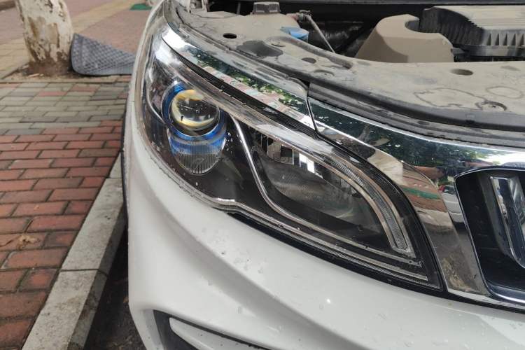 Used Geely Auto Vision X3 2019 Upgraded Model 1.5L CVT Prestige Version Right Front Headlight