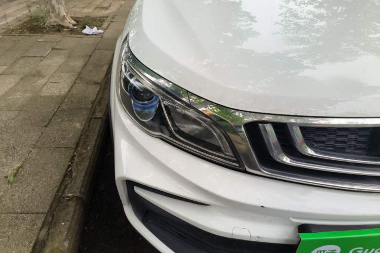 Used Geely Auto Vision X3 2019 Upgraded Model 1.5L Manual Elite Version Right Front Headlight