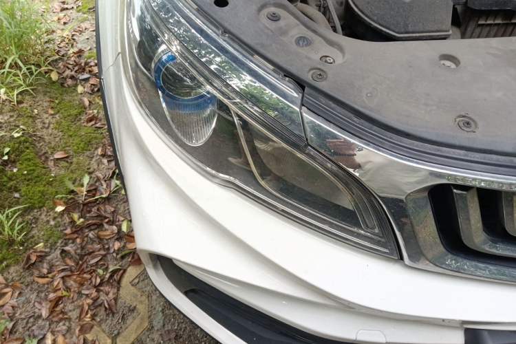 Used Geely Auto Vision X3 2019 Upgraded Model 1.5L CVT Elite Version Right Front Headlight