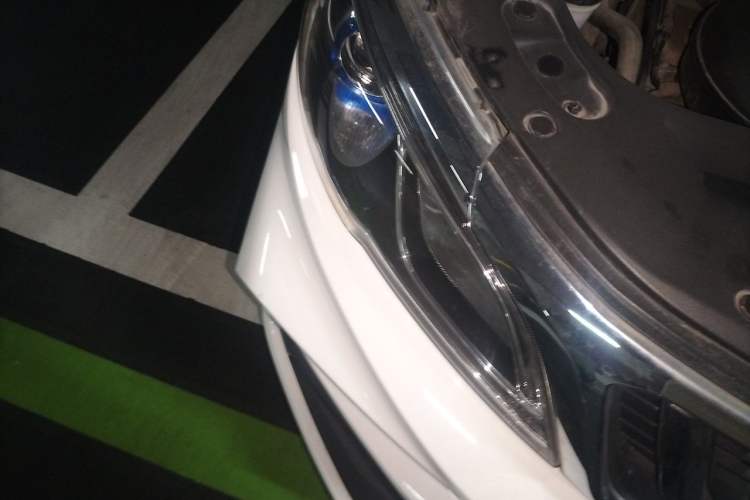 Used Geely Auto Vision X3 2019 Upgraded Model 1.5L Manual Elite Version Right Front Headlight