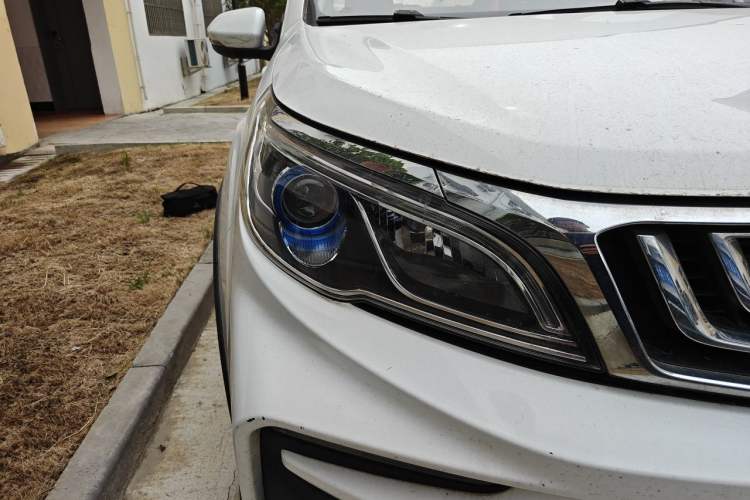 Used Geely Auto Vision X3 2019 Upgraded Model 1.5L CVT Prestige Version Right Front Headlight