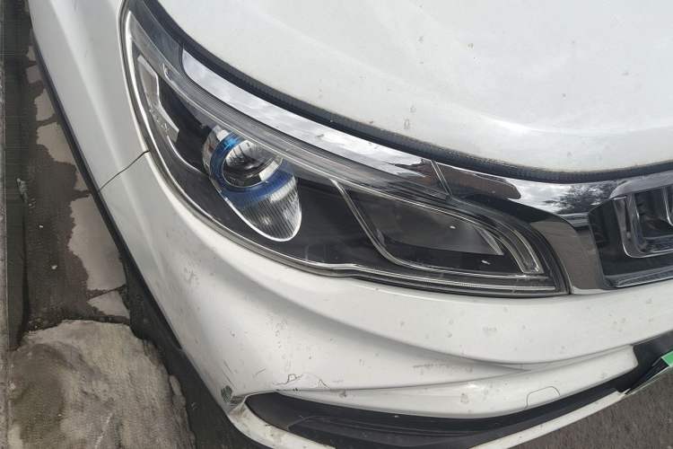 Used Geely Auto Vision X3 2019 Upgraded Model 1.5L CVT Prestige Version Right Front Headlight