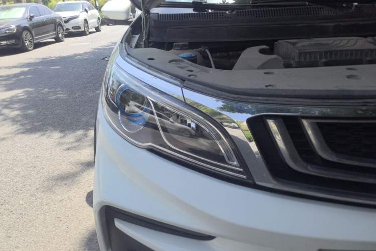 Used Geely Auto Vision X3 2019 Upgraded Model 1.5L CVT Elite Version Right Front Headlight