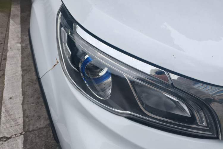 Used Geely Auto Vision X3 2019 Upgraded Model 1.5L CVT Prestige Version Right Front Headlight