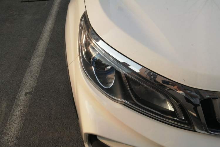 Used Geely Auto Vision X3 2019 Upgraded Model 1.5L Manual Luxury Version Right Front Headlight