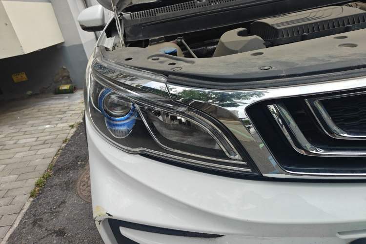 Used Geely Auto Vision X3 2019 Upgraded Model 1.5L CVT Elite Version Right Front Headlight