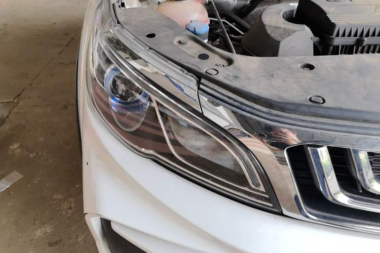 Used Geely Auto Vision X3 2019 Upgraded Model 1.5L CVT Elite Version Right Front Headlight