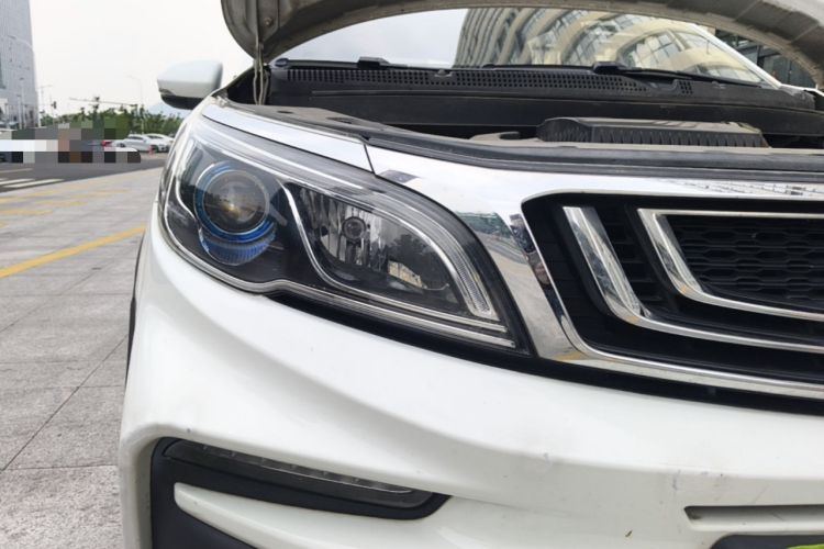 Used Geely Auto Vision X3 2019 Upgraded Model 1.5L CVT Prestige Version Right Front Headlight