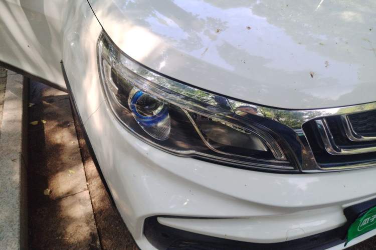 Used Geely Auto Vision X3 2019 Upgraded Model 1.5L Manual Elite Version Right Front Headlight