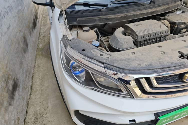 Used Geely Auto Vision X3 2019 Upgraded Model 1.5L CVT Elite Version Right Front Headlight