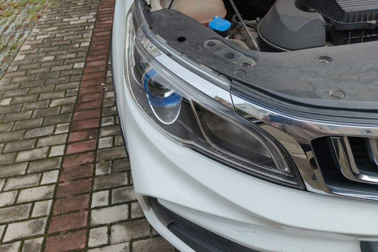 Used Geely Auto Vision X3 2019 Upgraded Model 1.5L CVT Elite Version Right Front Headlight