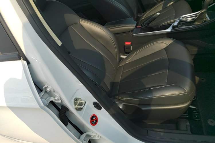 Used Geely Auto Vision X3 2019 Upgraded Model 1.5L CVT Prestige Version Right Front Seat