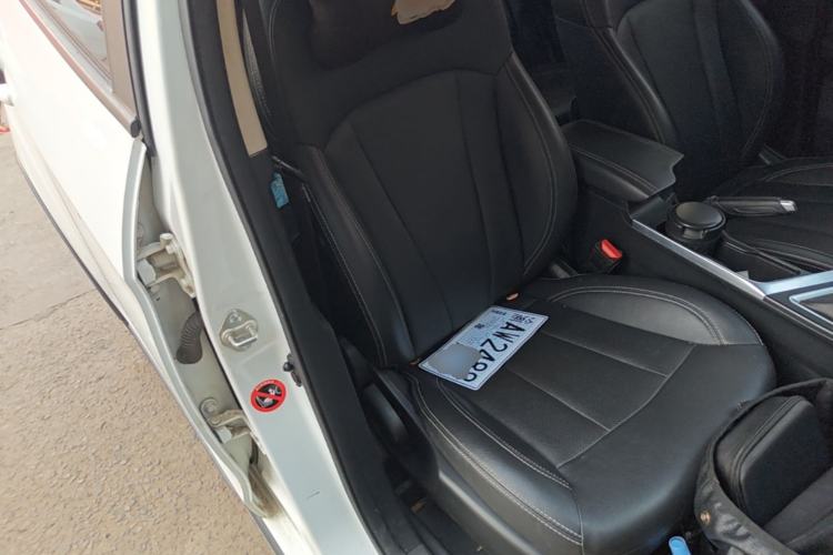 Used Geely Auto Vision X3 2019 Upgraded Model 1.5L CVT Prestige Version Right Front Seat