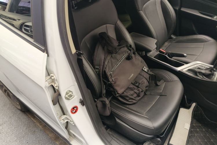 Used Geely Auto Vision X3 2019 Upgraded Model 1.5L CVT Prestige Version Right Front Seat