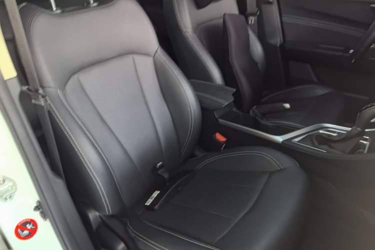 Used Geely Auto Vision X3 2019 Upgraded Model 1.5L CVT Elite Version Right Front Seat