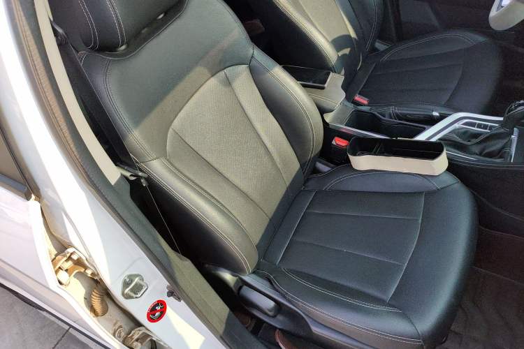 Used Geely Auto Vision X3 2019 Upgraded Model 1.5L CVT Prestige Version Right Front Seat