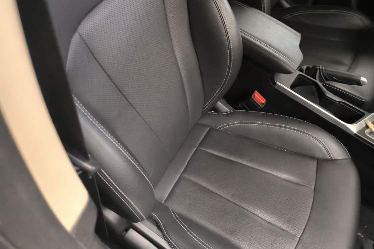 Used Geely Auto Vision X3 2019 Upgraded Model 1.5L CVT Elite Version Right Front Seat