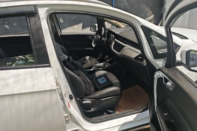 Used Geely Auto Vision X3 2019 Upgraded Model 1.5L CVT Prestige Version Right Front Seat