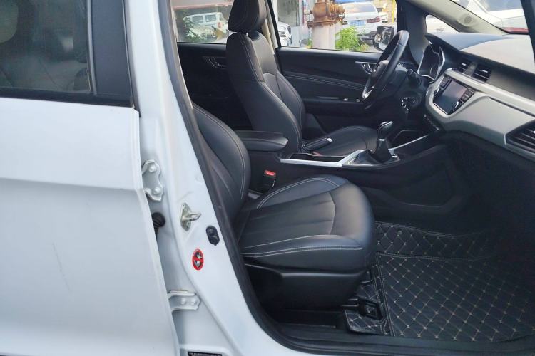 Used Geely Auto Vision X3 2019 Upgraded Model 1.5L Manual Elite Version Right Front Seat