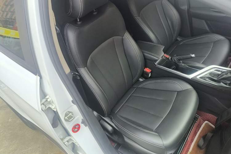 Used Geely Auto Vision X3 2019 Upgraded Model 1.5L CVT Prestige Version Right Front Seat