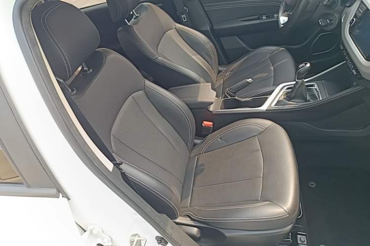 Used Geely Auto Vision X3 2019 Upgraded Model 1.5L Manual Luxury Version Right Front Seat