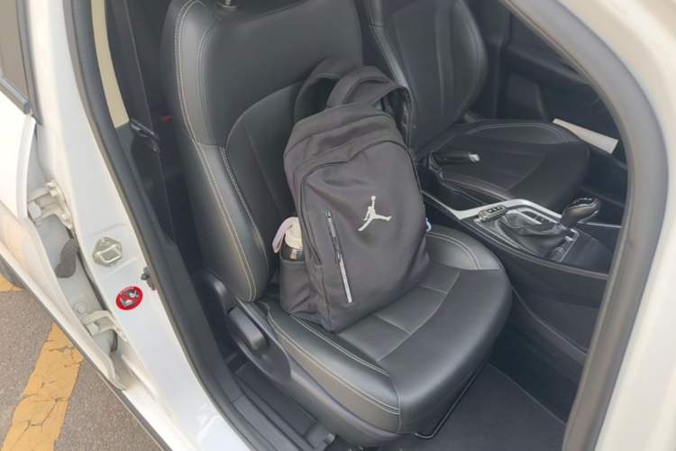 Used Geely Auto Vision X3 2019 Upgraded Model 1.5L CVT Elite Version Right Front Seat