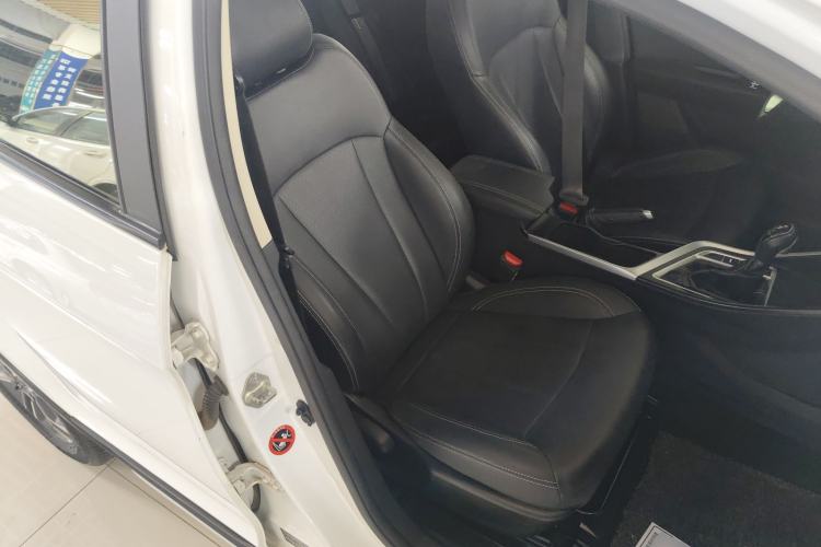 Used Geely Auto Vision X3 2019 Upgraded Model 1.5L CVT Prestige Version Right Front Seat