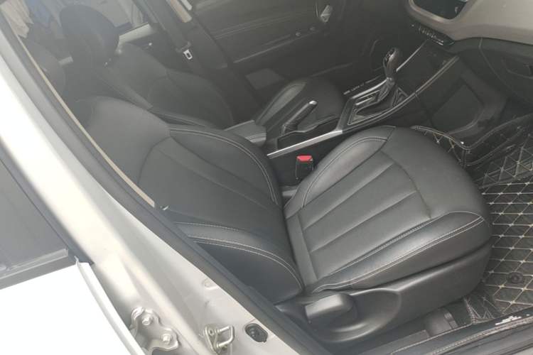 Used Geely Auto Vision X3 2019 Upgraded Model 1.5L CVT Prestige Version Right Front Seat