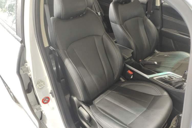 Used Geely Auto Vision X3 2019 Upgraded Model 1.5L CVT Elite Version Right Front Seat