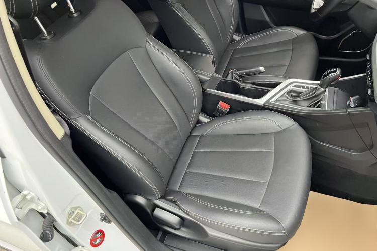 Used Geely Auto Vision X3 2019 Upgraded Model 1.5L CVT Elite Version Right Front Seat