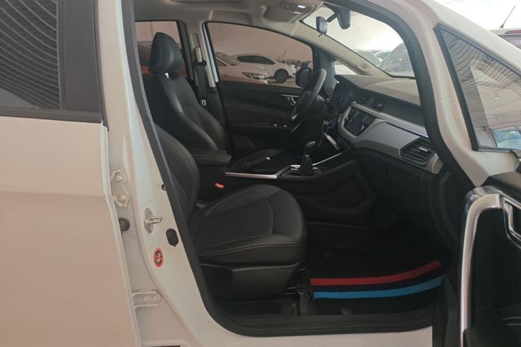 Used Geely Auto Vision X3 2019 Upgraded Model 1.5L Manual Luxury Version Right Front Seat