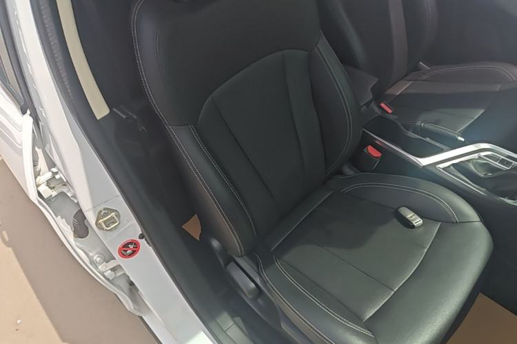 Used Geely Auto Vision X3 2019 Upgraded Model 1.5L CVT Prestige Version Right Front Seat