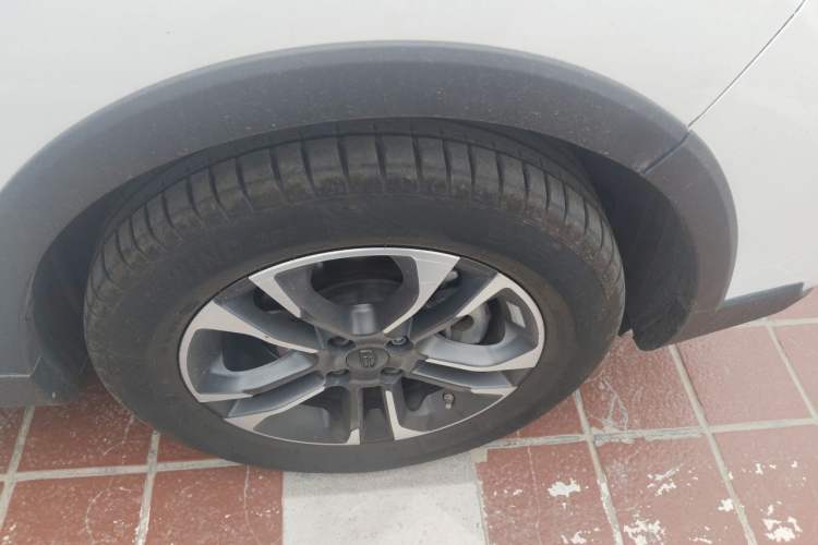 Used Geely Auto Vision X3 2019 Upgraded Model 1.5L Manual Elite Version Right Front Wheel Hub